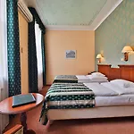 Meteor Plaza מלון 4*