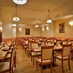 Meteor Plaza מלון