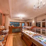 Meteor Plaza 4*