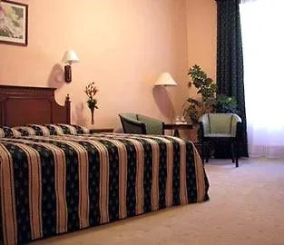 Meteor Plaza Hotel 4*