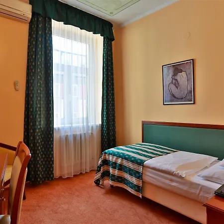 Hotel Meteor Plaza 4*