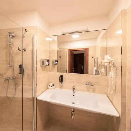 Hotel Meteor Plaza 4*