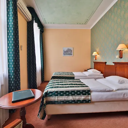 Meteor Plaza Hotel 4*