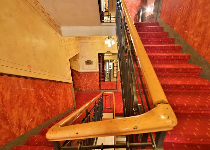 Meteor Plaza Hotel 4*